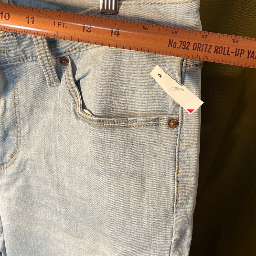 Universal Thread Denim Jean shorts - Picture 5 of 7